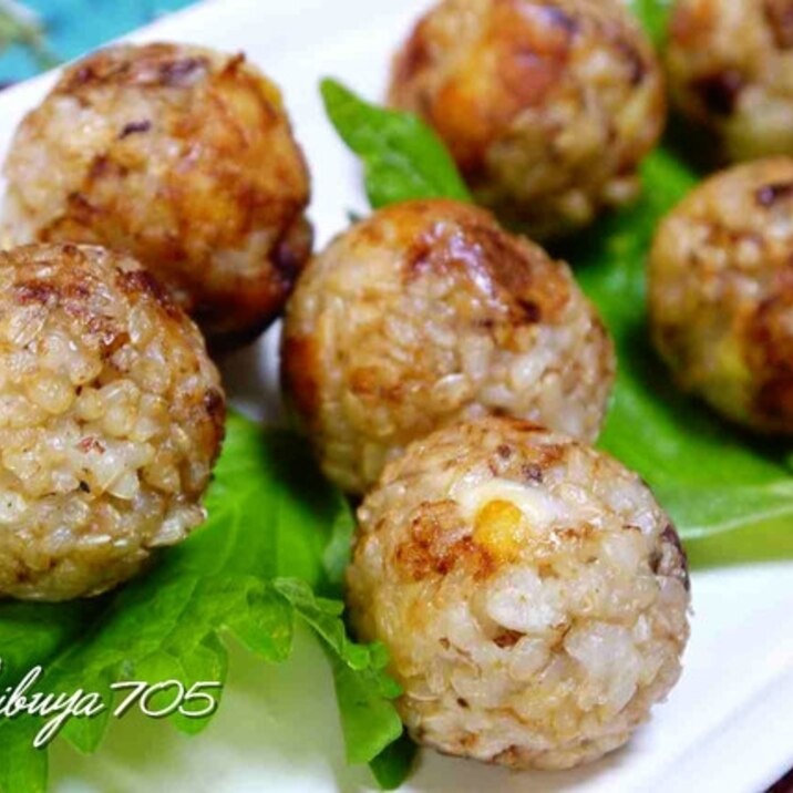 ☆たこ焼き器で!おかかチーズ焼きおにぎり!☆